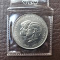 A 1981 ELIZABETH II PRINCE CHARLES AND DIANA SPENCER ROYAL WEDDING 25 NEW PENCE COMMEMORATIVE COIN