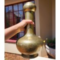 LARGE 38CM HIGH AND HEAVY 2,8KG (BASE METAL VALUE R300!) BRASS DRAGON ENGRAVED VASE WITH BASE MARK