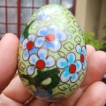 CLOISONNE ENAMEL PAINTED EGG WITH FLOWER MOTIF SMALL 6CM HIGH 3RD OF 3 EGGS ON AUCTION