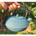 A TEAL 850ML CAST IRON TEAPOT  DRINK TEA WITH LEAVES THE ASIAN WAY