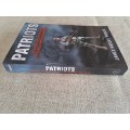 Patriots: A Novel of Survival in the Coming Collapse - James Wesley, Rawles