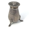 Atkin Brothers hallmarked silver pepper shaker - Hallmarked sheffield 1894/1905 - Weighs 40.6g