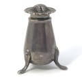 Atkin Brothers hallmarked silver pepper shaker - Hallmarked sheffield 1894/1905 - Weighs 40.6g