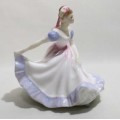 Doulton vintage smaller Figure / Figurine Ninette HN 3215