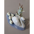 Lladro `Follow Me` #5722 Swan with Babies
