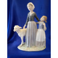 EXCELLENT RETIRED LLADRO WOMAN MOTHER MOM W/CHILD GIRL LAMB SHEEP #5299