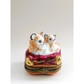 Limoges France Chamart Kittens on cushion Je Peint Main Marque