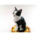 Limoges France LTD Hinged Trinket Box Black and White Cat sat on Cushion Peint Main Marque