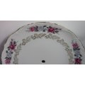 Rose Pattern with Gold Trim on a White Background Cake Stand Plate