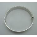 FOR ROGER ONLY PLEASE HEAVY VINTAGE STERLING SILVER UNISEX CLIP BANGLE. 66grms. 6.5 x 6 x 1.5cm