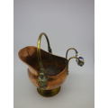 Small Copper & Brass Miniature Decorative Coal Scuttle. Porcelain handle 22x13cmToilet roll holder