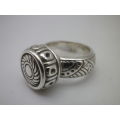 Sterling Silver TRIBAL DESIGN Vintage Ring Size: N 1/2. 18 grms. Beautifully hand Crafted