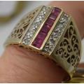Beautiful 9ct Gold & Ruby Ring, flanked with white stone- possibly diamonds. Size: M/N. 3.1grms