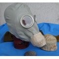 Original east german army NVA Gas Mask with Filter and Bag (12c/18)