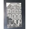 VINTAGE PHOTO POSTCARD OF DR. JOHNSON`S HOUSE LONDON