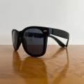 Black fashionable round sunglasses