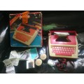 Rare 1979 vintage children Petite typewriter,need repair PETITE ELITE