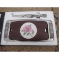 Seems to be still in unused condition,lovely flower patterns Cheese tray set