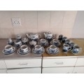 Large delft blauw tea and coffee porcelain set Only one tea cup have a chip other than that all good