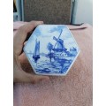 Delft blauw hand painted porcelain
