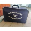 RARE FIND RARE vintage south african airways suid afrikaanse lugdiens case bag.