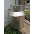 Vintage 5Gal Clover milk can. Sadly no lid. Nice piece of history