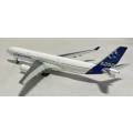 Dragon Wings Airbus A350-900 House Color 1:400