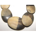 GORGEOUS WOODEN BEADED NECKLACE