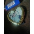 VINTAGE SMALL HEART FRAME WITH GLASS