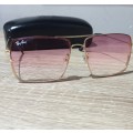 Ray-Ban Caravan Sunglasses pink lens