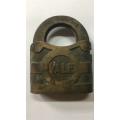 Vintage Brass Yale Padlock Lock Made in England  ( NO KEY )