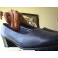 No 6 navy blue court shoe
