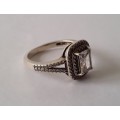 925 Sterling silver halo ring. Size: P