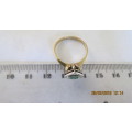9ct gold, 2,6 gram ring with platinum top, emerald surrounded by diamonds,.......as per photo