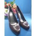 LADIES SHOES  |  PURCHASED IN THE USA |  SIZE 5