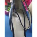 LADIES SHOES  |  PURCHASED IN THE USA |  SIZE 5/6