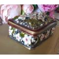 SMALL JEWELLED AND ENAMELLED TRINKET BOX