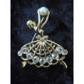 LADY BROOCH VINTAGE LIKE  STONES AND FAUX PEARL