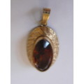 PENDANT WITH STONE STAMPED