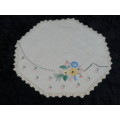 VINTAGE COTTON DOILIE WITH HAND CROCHETED EDGE NO 1