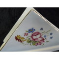 PORCELAIN HAND DECORATED SERVIETTE HOLDER