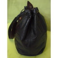 A GENUINE LEATHER BREEZE DESIGN HAND BAG STUNNING REDUCED