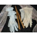 WOODEN GLOVE STRETCHER WITH 2 PAIRS OF GLOVES