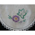 SET OF 2 X ROUND EMBROIDERED DOILIES 19 CM