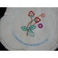 SET OF COTTON DOILIES