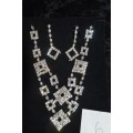 LOVELY SILVER COLOURED CHAIN AND EARRING SET STUNNING !@!@!@!