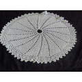 VINTAGE HAND KNITTED COTTON DOILIE 37 CM