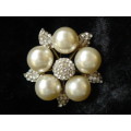 GOLD TONED FOUX PEARL AND BLING BROOCH