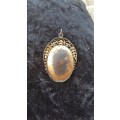 Cameo filigree gold toned pendant very pretty 3.85x3cm