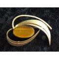 GOLD TONED AND TYGERS EYE BROOCH